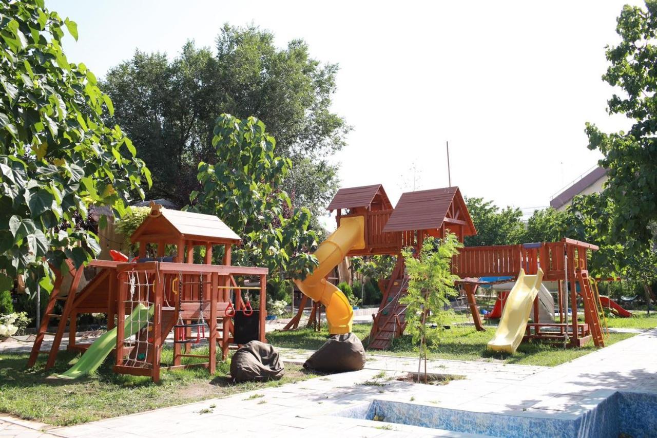 Cross Resort Hotel Yerevan Exterior photo