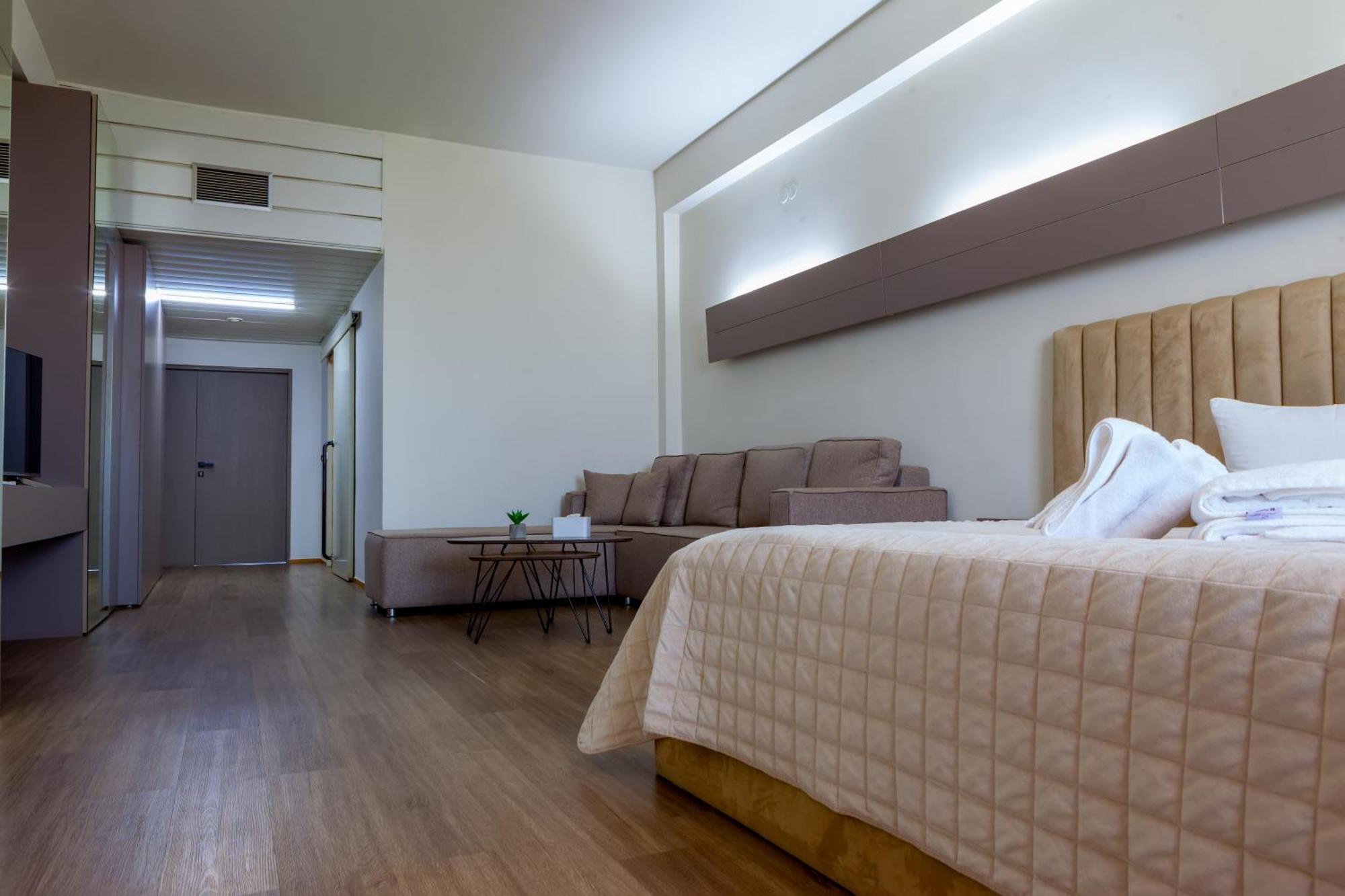 Cross Resort Hotel Yerevan Exterior photo