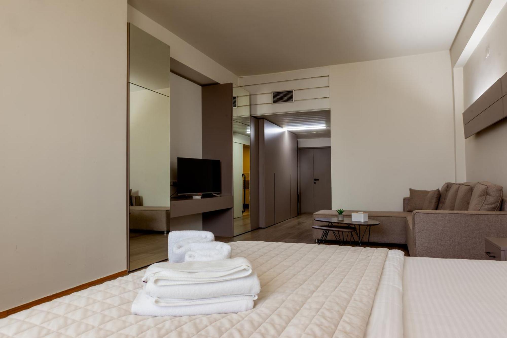 Cross Resort Hotel Yerevan Exterior photo