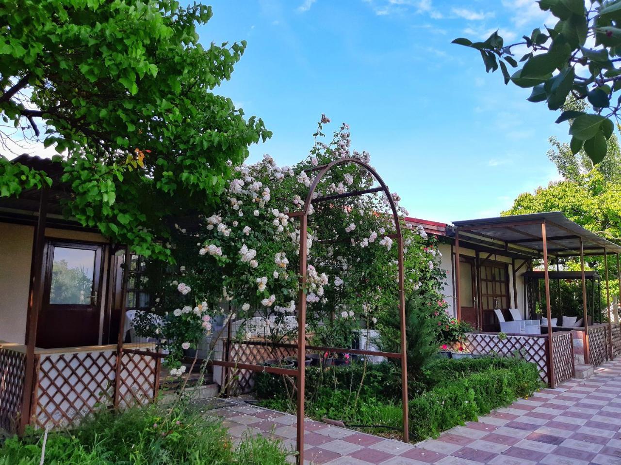 Cross Resort Hotel Yerevan Exterior photo